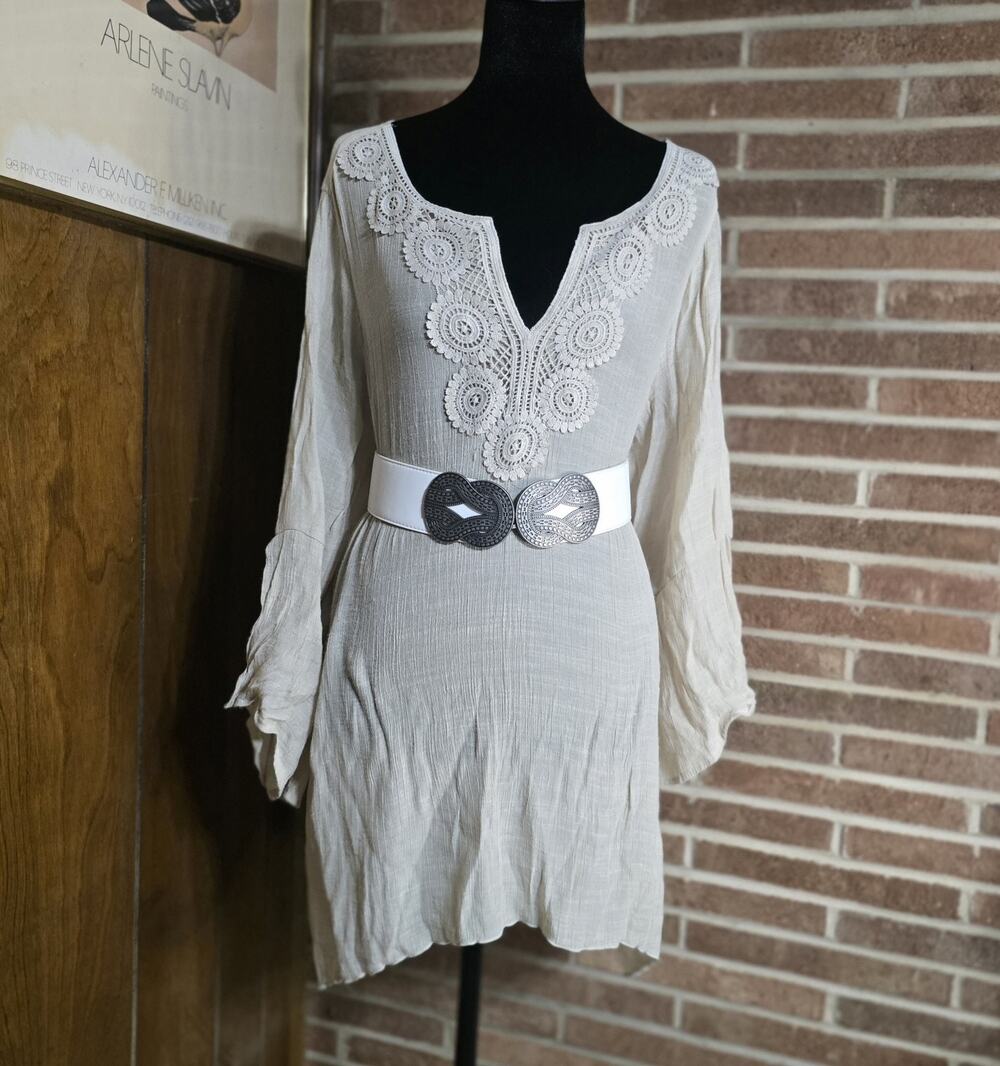 Zac & Rachel Beige Crochet Accent V-Neck Tunic Blouse 2X Plus Long Flared Sleeve